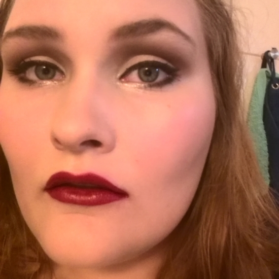 Evening Makeup With a Red Lip