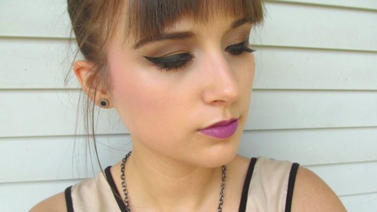 Neutral Eyes, Purple Lips