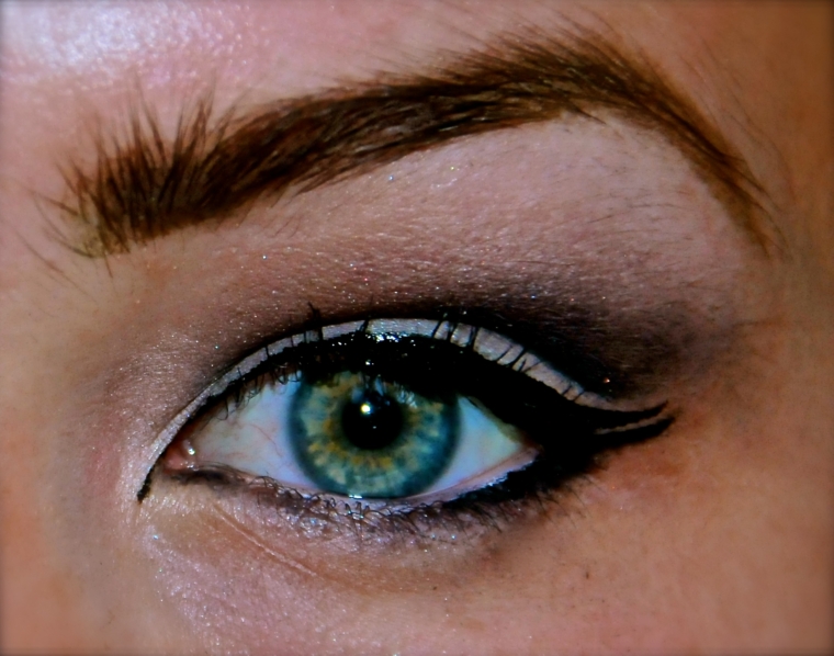 Double Winged Liner