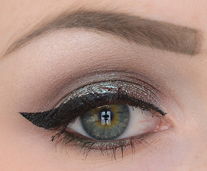 MAC Blue Brown Make-up Look