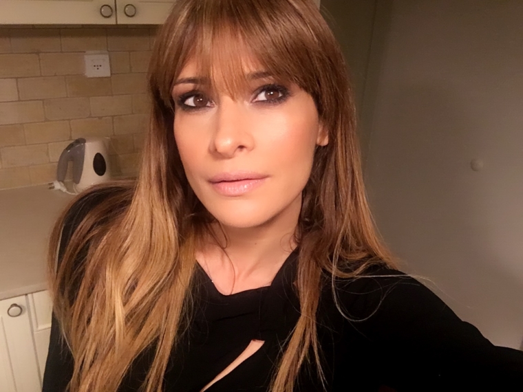 Smoky eyes on perfected skin