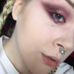 Cranberry Graphic Liner