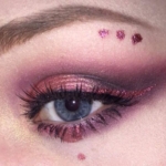 Cranberry Graphic Liner