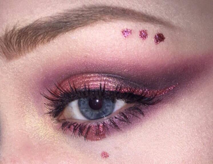 Cranberry Graphic Liner