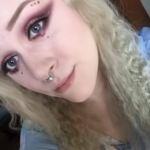 Cranberry Graphic Liner