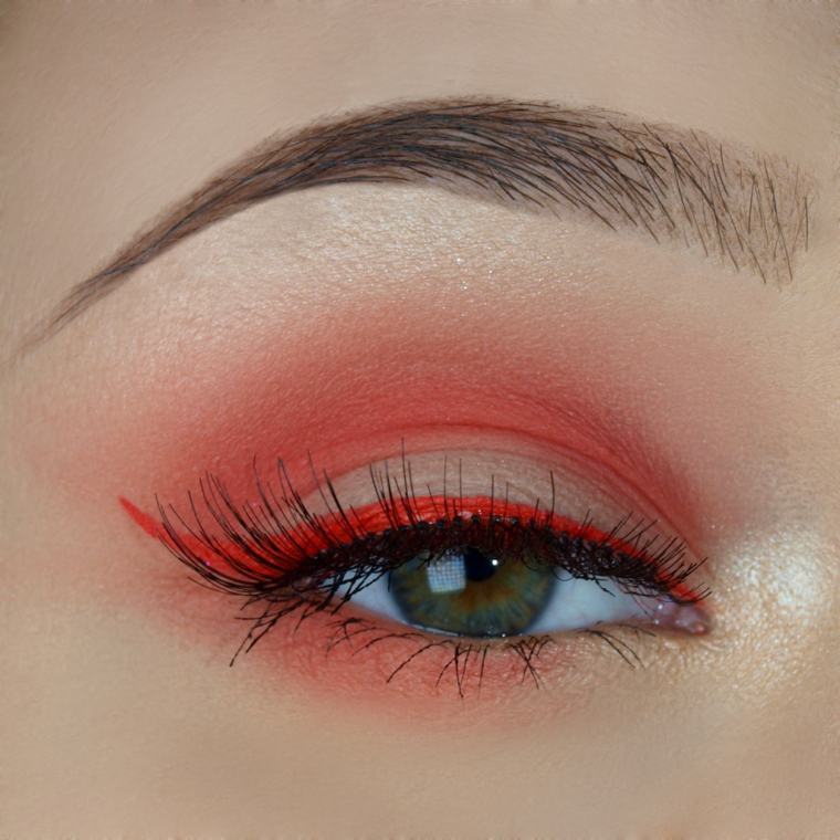 Red eyelook + liquid lipstick as an eyeliner