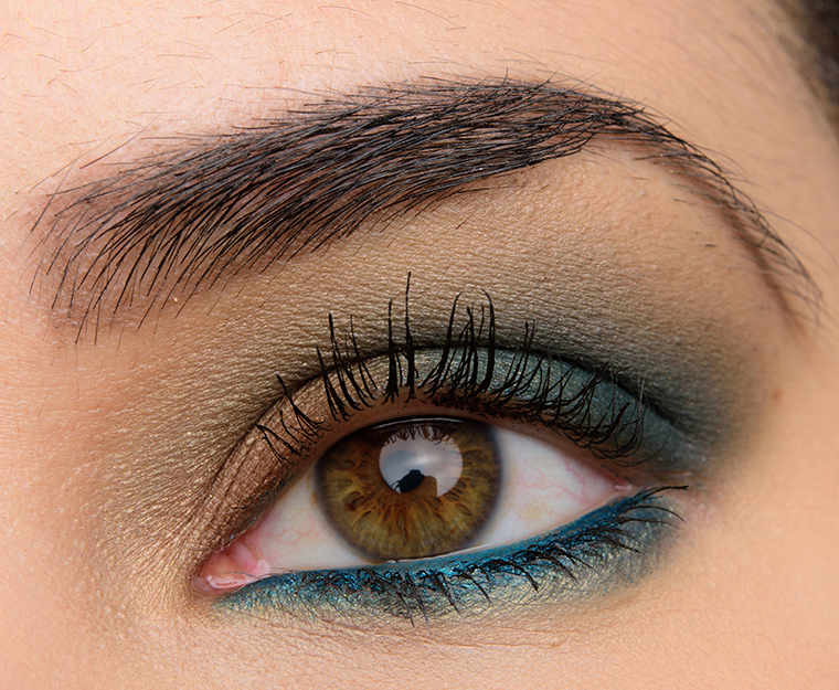 A Smoky Copper & Blue Eye with Chanel Road Movie