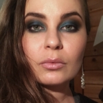 Green-blue smoky eye inspired by Rihanna