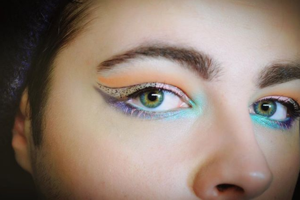 Dotted eye-liner (editorial)