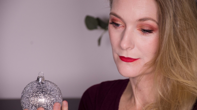 Red and gold Christmas look