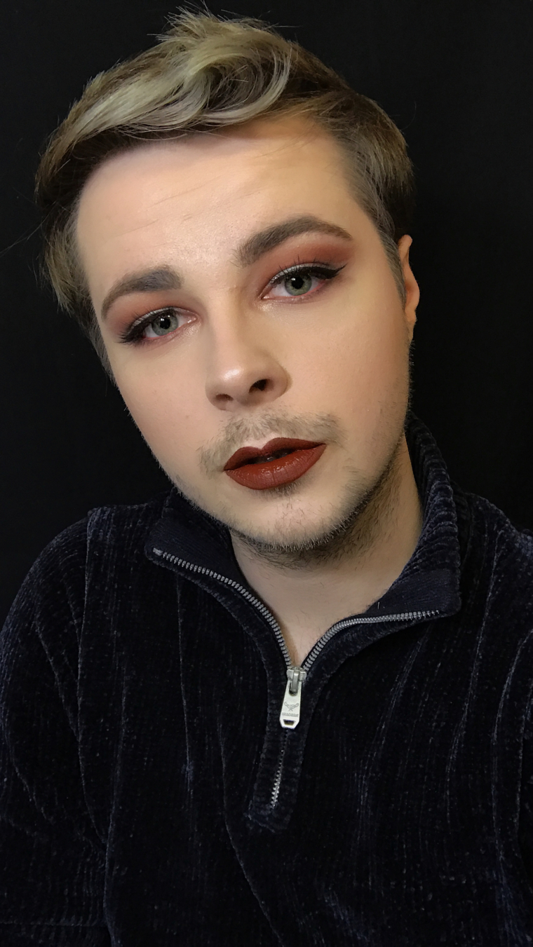 Soft full cut crease