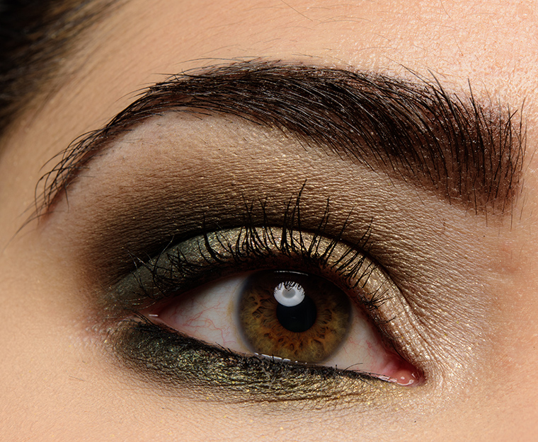 A Gold & Green Eye with Viseart Absinthe Palette