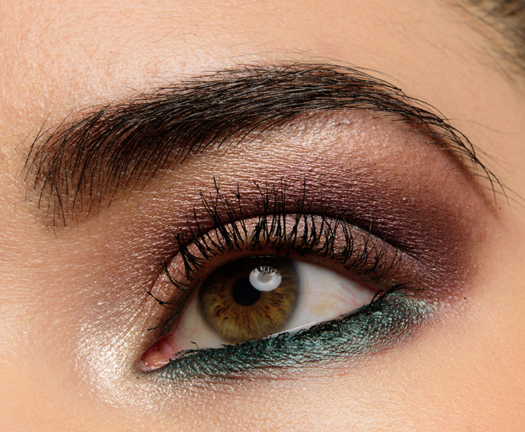 A Smoky, Neutral Look with MAC Mirage Noir