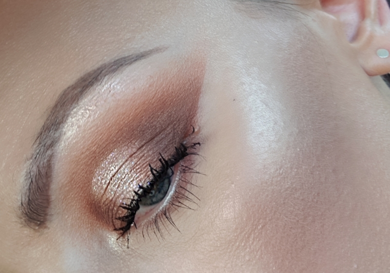 Bronzed smoky eye
