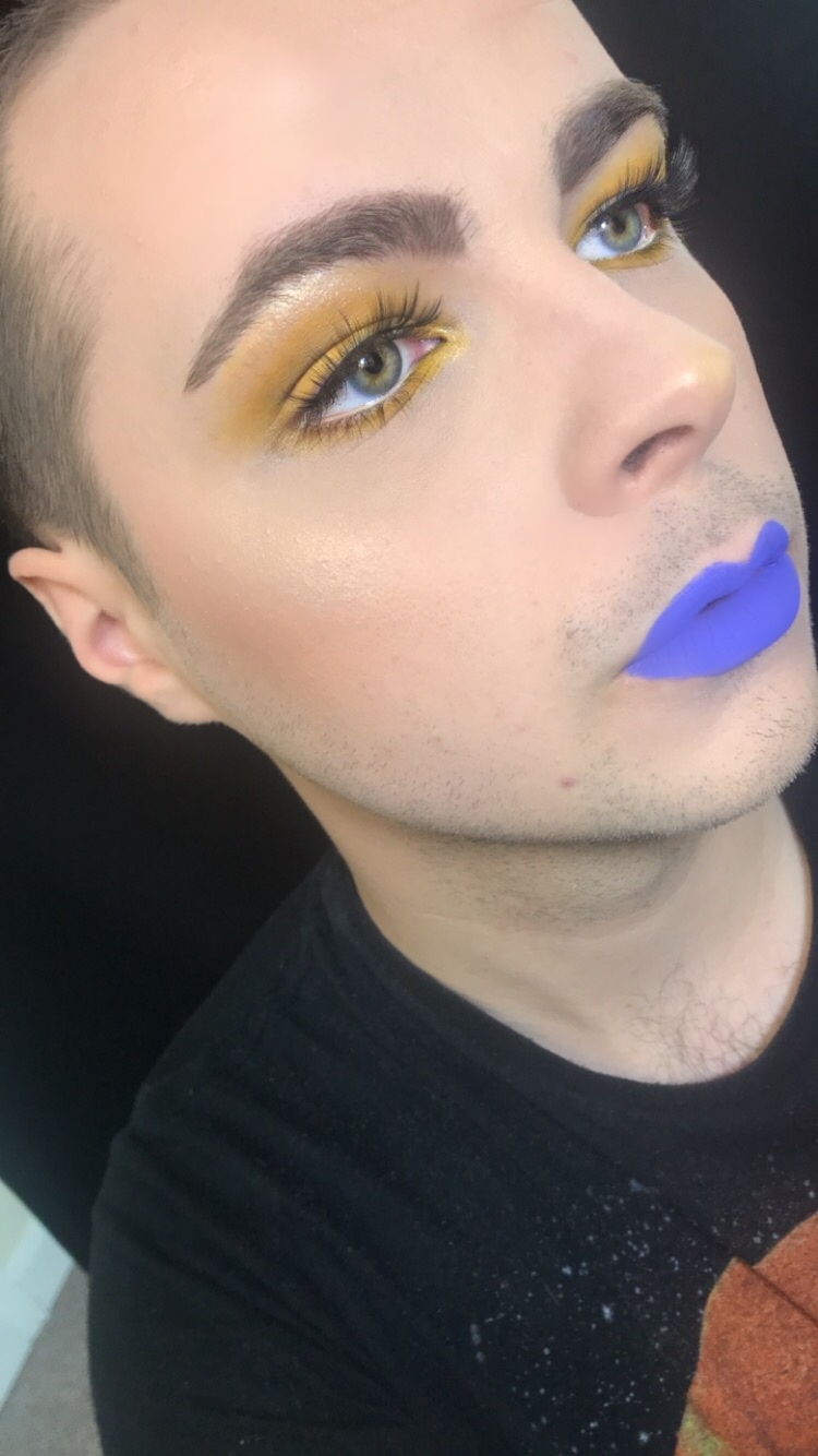 Beekeeper with Blues