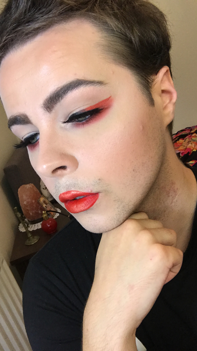 Red, smokey liner AND FAUX Freckles