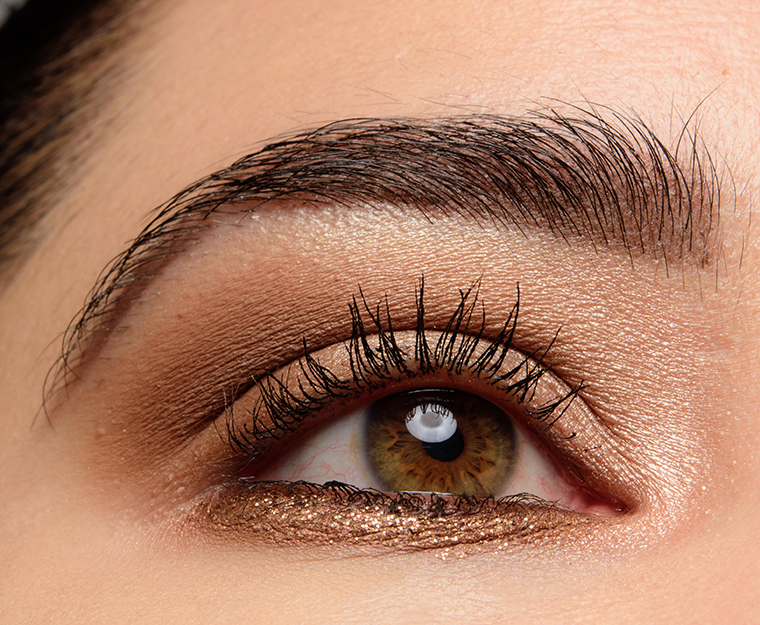 A Neutral Brown Look With A Pop Of Gold Glitter