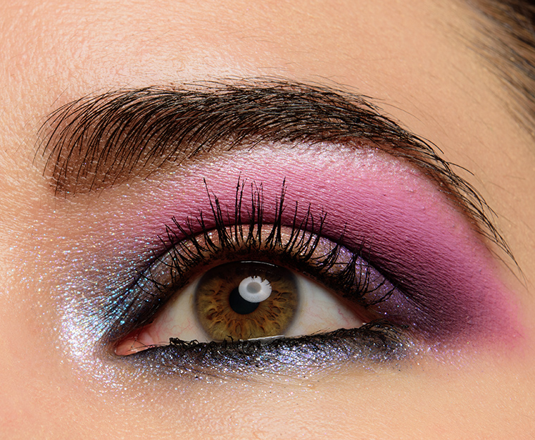 Huda Beauty Mercury Retrograde Eyeshadow Look